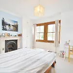 Quiet 5 Bed Vauxhall House With Garden And Roof Terrace